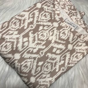 **SOLD** Tan and cream tribal like t shirt